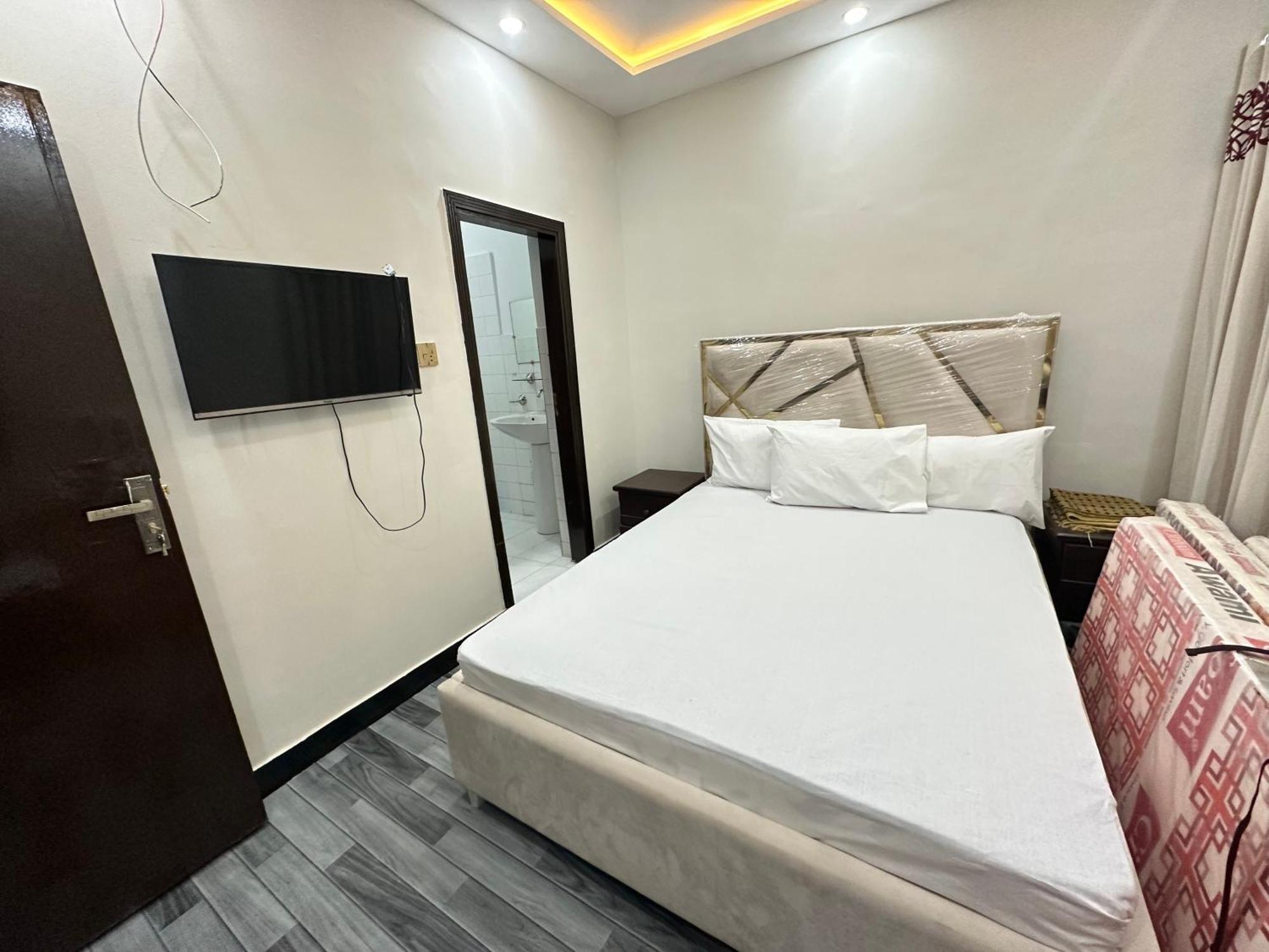 Decent Lodge Guest House Islamabad Exterior foto